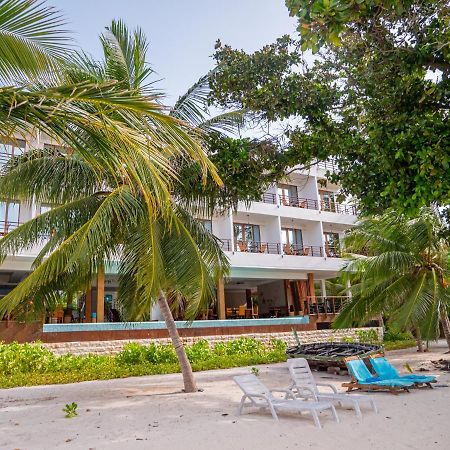 Hotel Kiha Beach Dharavandhoo Esterno foto